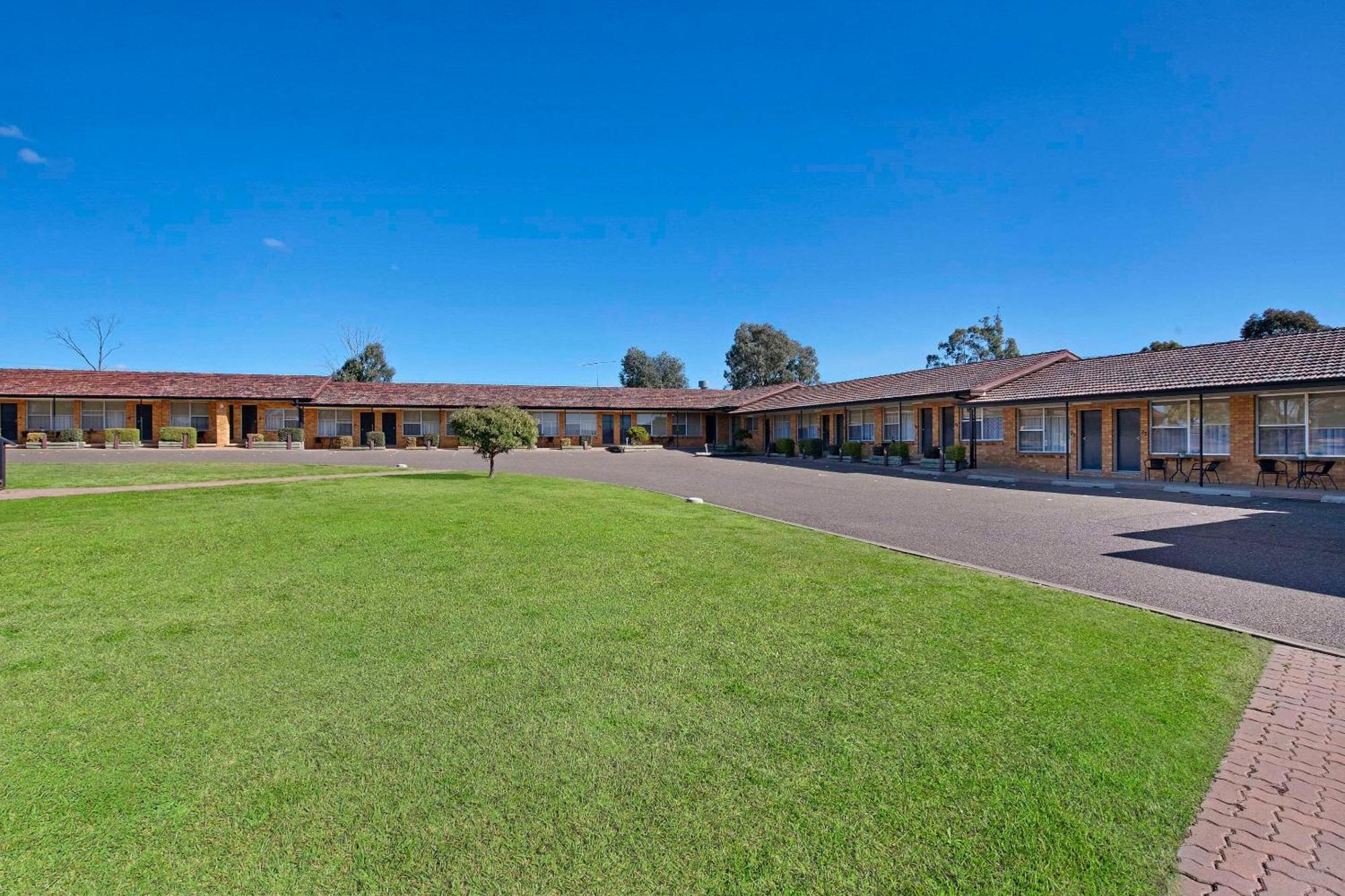 Econo Lodge Savannah Park Tamworth Exterior photo